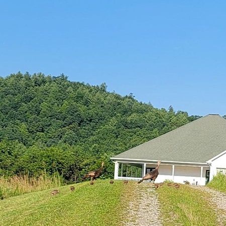 הוילה לנור Mountain Retreat House To Relax And Enjoy מראה חיצוני תמונה